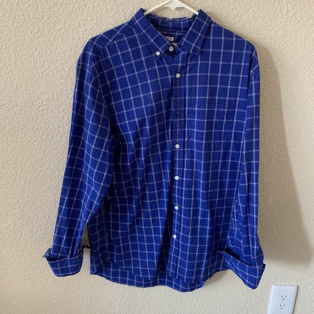 AEO long sleeve button down shirt